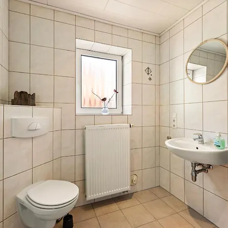 Holiday home Kanalufer-oase In Eilsum Krummhoern